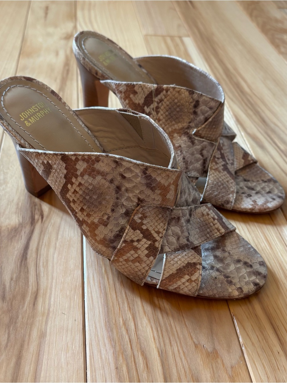 Johnston & Murphy Snakeskin Leather Mule Heeled Sandals